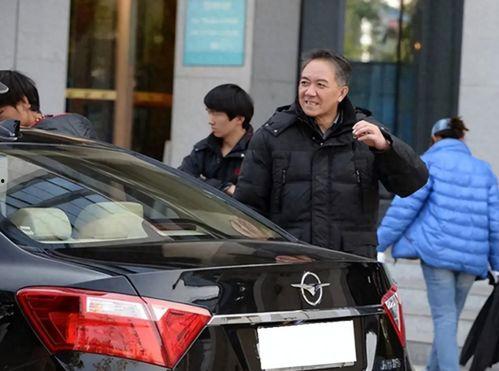 男演员开国产车撞人视频,男演员惊险瞬间引关注